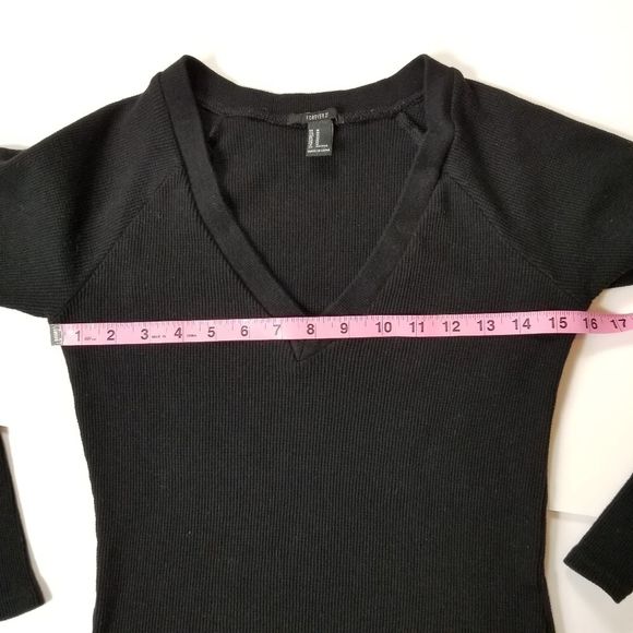 FOREVER 21 Deep V Pullover black waffle - Picture 5 of 5
